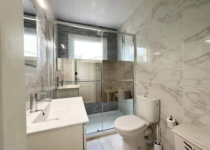 Apartsalou Pepa شقة